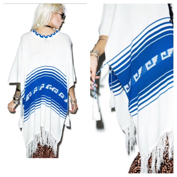 🛍 WILDFOX Cape Shirt Dress - Picture 3 of 4